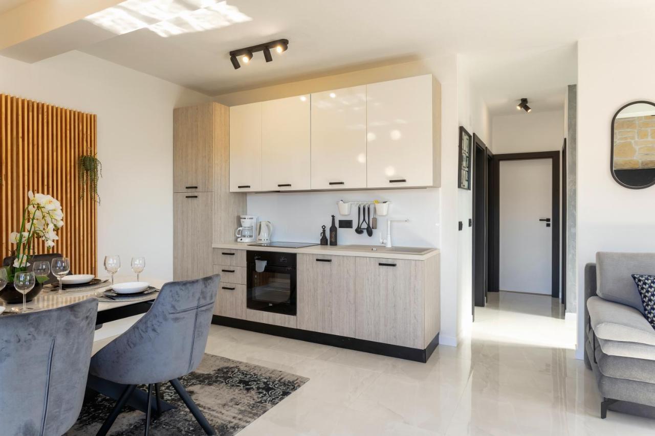 Teona Luxury Apartment With Jacuzzi And Terrace Sea View 萨利 外观 照片