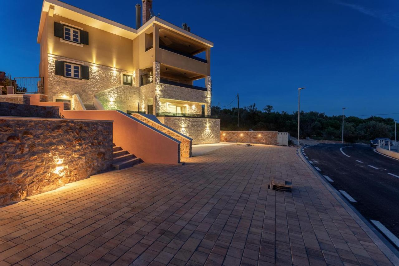Teona Luxury Apartment With Jacuzzi And Terrace Sea View 萨利 外观 照片