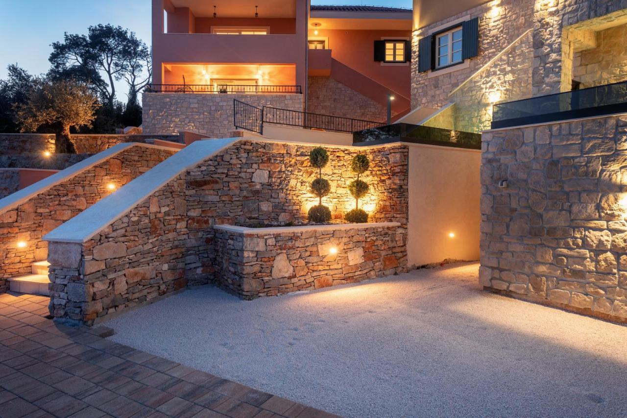 Teona Luxury Apartment With Jacuzzi And Terrace Sea View 萨利 外观 照片